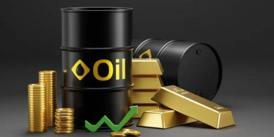 تراجع أسعار الذهب وارتفاع النفط عالميا