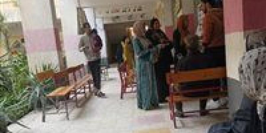 حضور
      لافت
      للمرأة..
      استمرار
      توافد
      الناخبين
      فى
      طوخ
      بمحافظة
      القليوبية