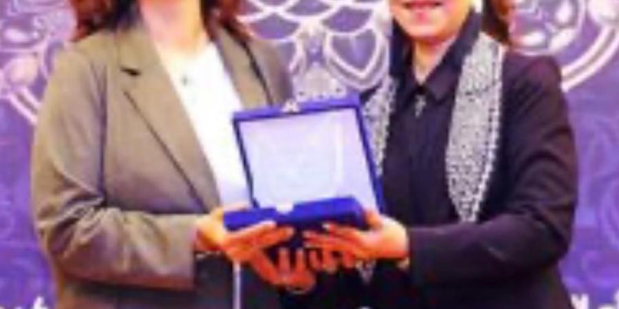 أبرزهم
      حسين
      فهمي
      وأحمد
      السقا
      وشريف
      عامر..
      إعلان
      الفائزين
      بـ
      جوائز
      أمال
      العمدة