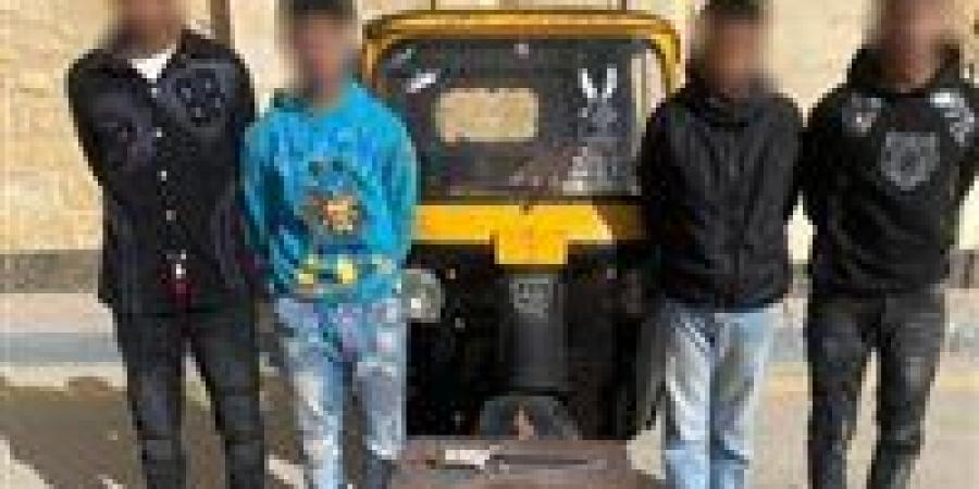 بعد
      الحصول
      على
      الفدية..
      ضبط
      المتهم
      بخطف
      طالب
      في
      الجيزة