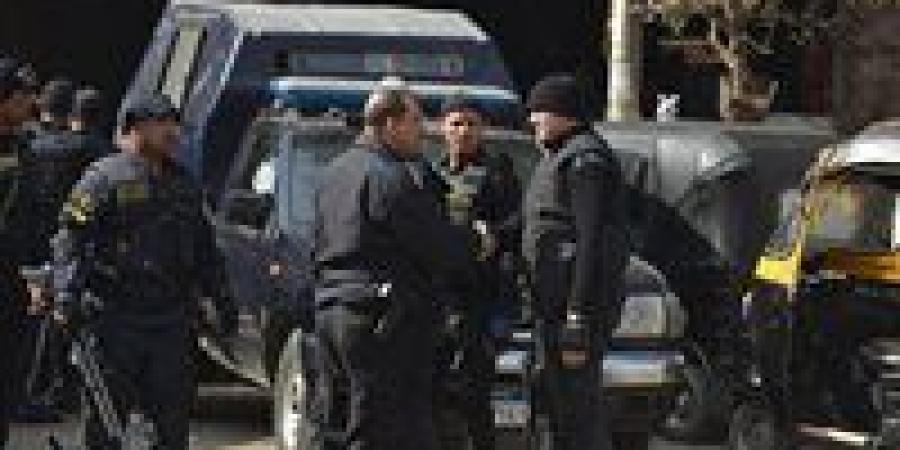 خلاف
      عائلي
      ينتهي
      ببلاغ
      كاذب..
      ضبط
      شاب
      ادعى
      محاولة
      سرقة
      وضربه
      بالحجارة
      في
      القاهرة