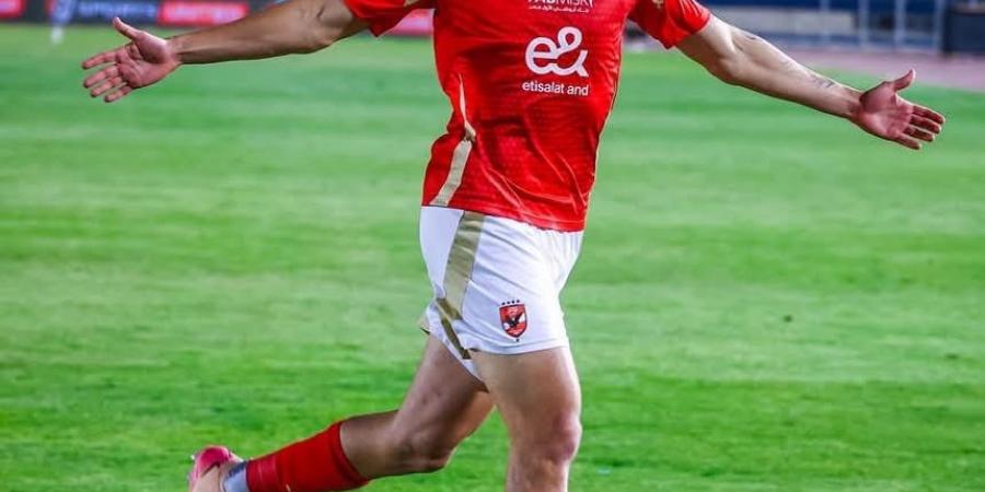 الأهلي
      يناقش
      رحيل
      جراديشار
      في
      يناير..
      واللاعب
      يبدأ
      في
      البحث
      عن
      عروض
      (خاص)