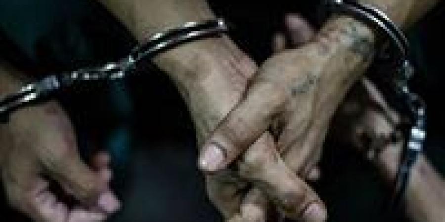 أجر
      لودر
      بسبب
      الخلاف..
      ضبط
      المتهمين
      بعد
      تداول
      فيديو
      هدم
      محل
      بالشرقية