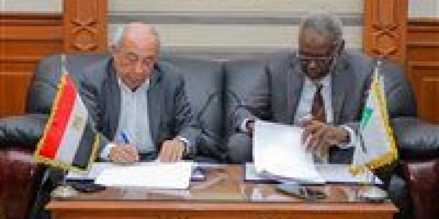 نقيب
      المهندسين
      يوقِّع
      بروتوكول
      تعاون
      مع
      الاتحاد
      العام
      للمهندسين
      السودانيين