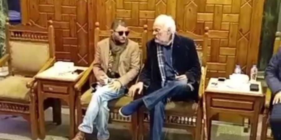 غياب
      أحمد
      الفيشاوي..
      بدء
      عزاء
      سمية
      الألفي
      بحضور
      نجلها
      عمر
      وشقيقها