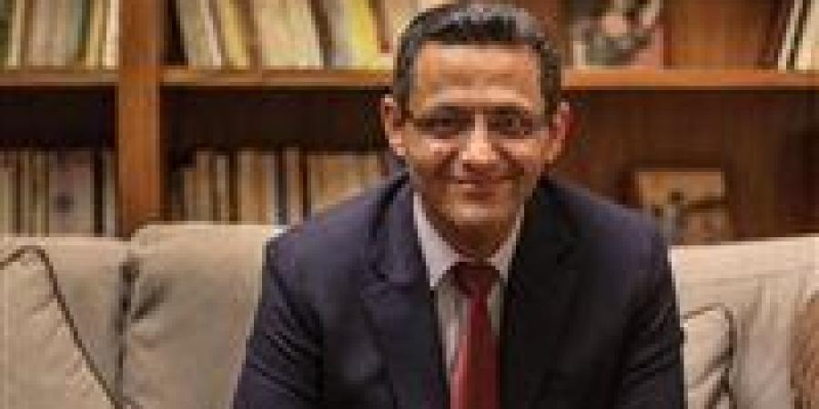 نقيب
      الصحفيين
      يدين
      واقعة
      تصوير
      الفنان
      أحمد
      الفيشاوي
      خلال
      عزاء
      والدته..
      ويدعو
      للالتزام
      بالضوابط
      الأخلافية
      والمهنية