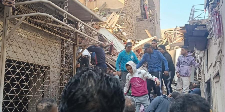 قطع
      الكهرباء
      وفصل
      الغاز
      بمحيط
      انهيار
      عقار
      مكون
      من
      5
      طوابق
      بإمبابة