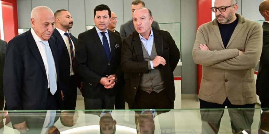 وزير
      الشباب
      والرياضة
      يزور
      الزمالك
      ويؤكد
      دعمه
      الكامل
      للقلعة
      البيضاء