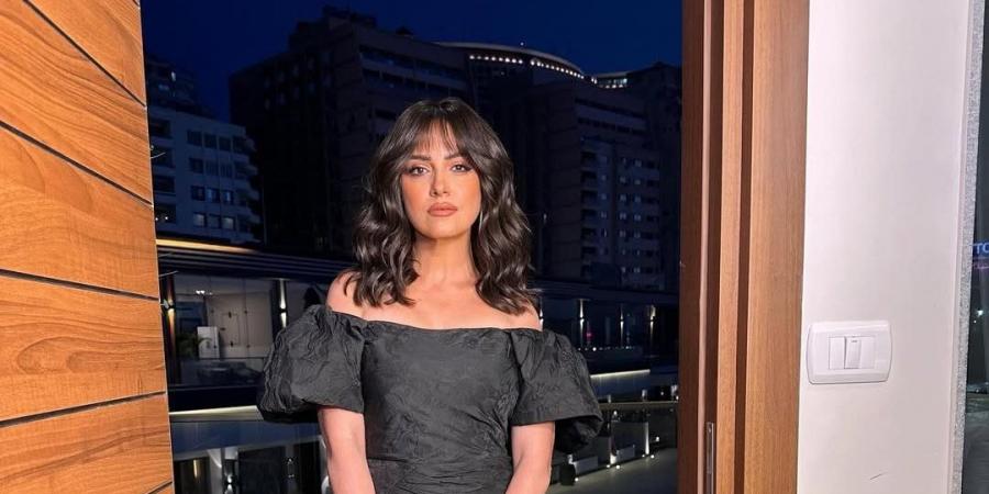 بعد
      واقعة
      الصور
      المسيئة..
      تضامن
      واسع
      مع
      ريهام
      عبد
      الغفور
      من
      خارج
      الوسط
      الفني