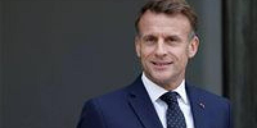 إصابة
      3
      نساء
      بعمليات
      طعن
      داخل
      مترو
      باريس..ماذا
      يحدث
      في
      فرنسا
      الآن؟