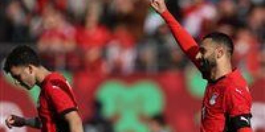 منتخب
      مصر
      يتحدى
      النقص
      العددي
      ويعبر
      جنوب
      أفريقيا
      بهدف
      محمد
      صلاح
      في
      كأس
      أمم
      أفريقيا