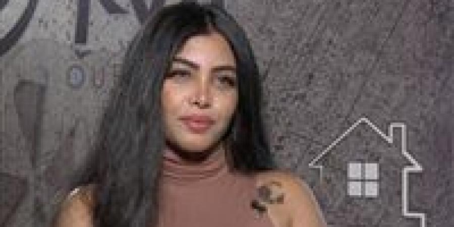 الاقتصادية
      تخفف
      حبس
      الراقصة
      ليندا
      إلى
      6
      أشهر
      وتؤيد
      تغريمها
      100
      ألف
      جنيه