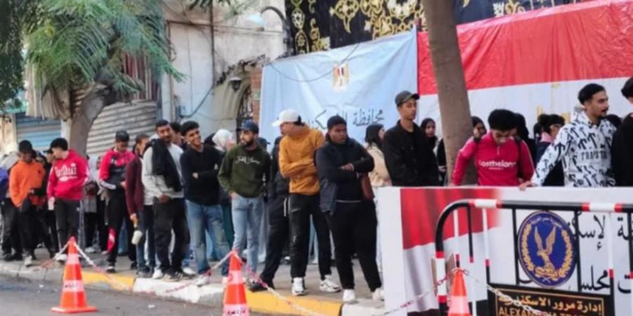 لـ
      19
      دائرة
      الملغاة..
      اقبال
      الناخبين
      على
      لجان
      الاسكندرية
      في
      اول
      ايام
      التصويت
      بجولة
      الإعادة
      (صور)