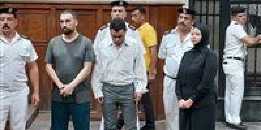 النقض
      تؤيد
      الإعدام
      لمتهمين
      في
      قضية
      طبيب
      الساحل
      والمشدد
      للثالثة