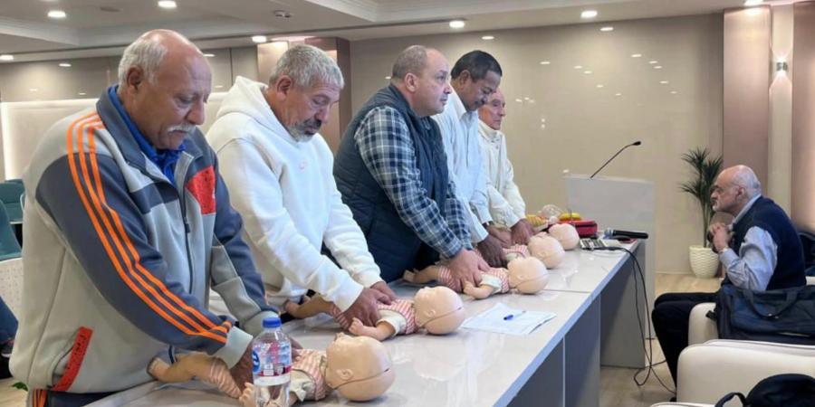 بحضور
      مجلس
      الإدارة
      ..
      اتحاد
      الاسكواش
      ينظم
      دورة
      الإسعافات
      الأولية