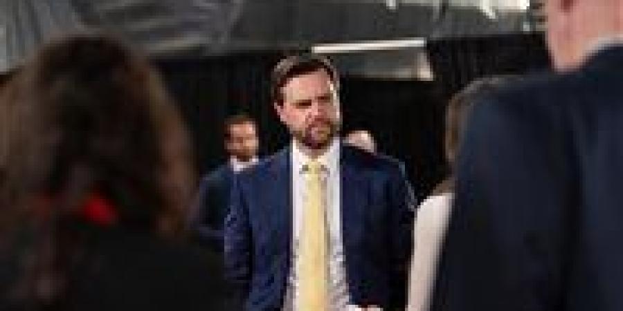 نائب الرئيس الأميركي يحذّر: نفوذ الإسلام السياسي قد يصل إلى دول نووية أوروبية خلال 15 عامًا