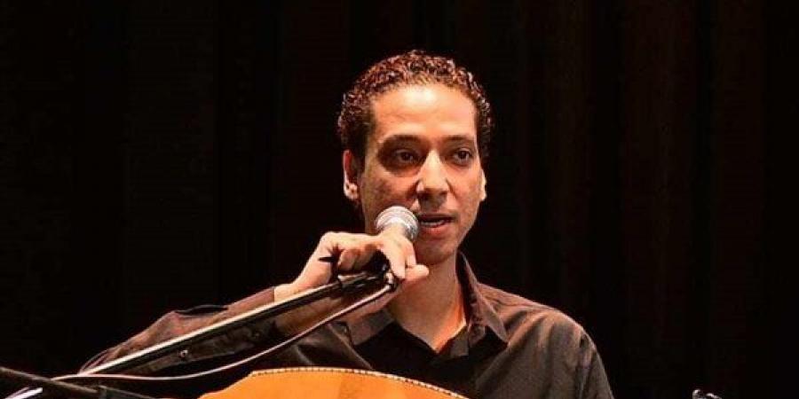كان ضمن فرقة محمد منير.. من هو عازف العود هشام عصام؟