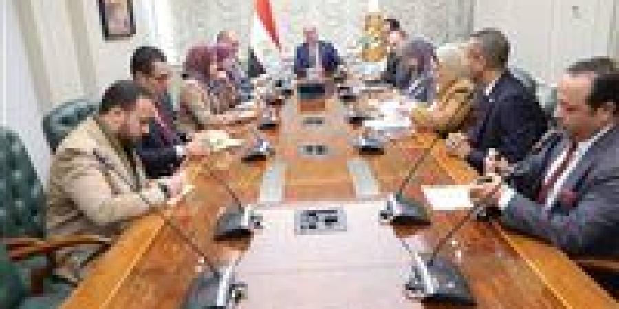 «من الورقي إلى الرقمي».. وزير العمل والاتصالات يبحثان إطلاق خدمات الوزارة إلكترونيًا على بوابة مصر الرقمية