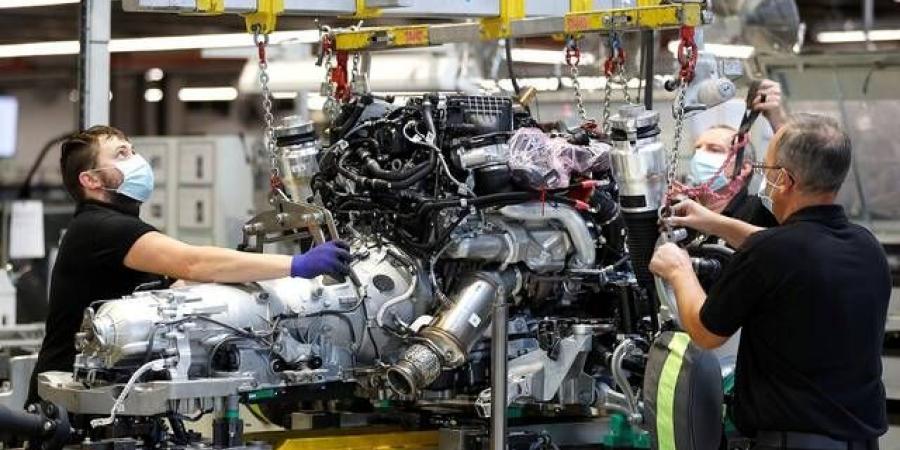 تراجع الطلبيات الصناعية البريطانية في يناير