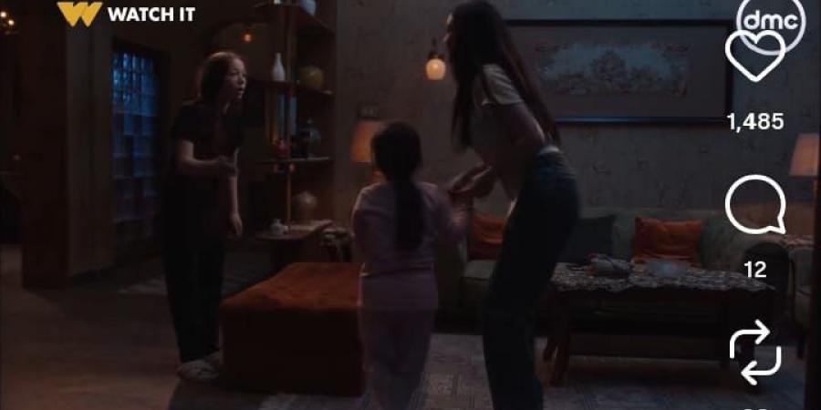 مسلسل لعبة وقلبت بجد الحلقة 12.. انفعال منى أحمد زاهر على خالتها بسبب رقصها |صور