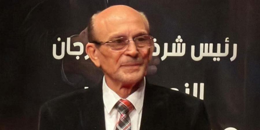 بعد أزمة قلبية مفاجأة.. نقل الفنان محمد صبحي إلى المستشفى