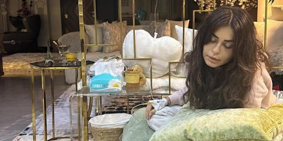 حرارتها 40 ومش بتتحرك.. منة فضالي تتعرض لوعكة صحية حادة ووالدتها تطلب الدعاء