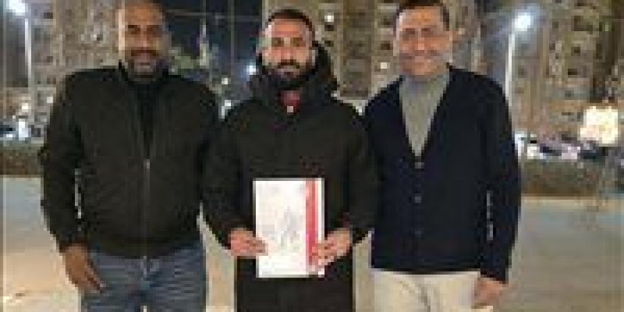 أسوان يضم أمير حجازي لاعب وسط دلفي موسم ونصف