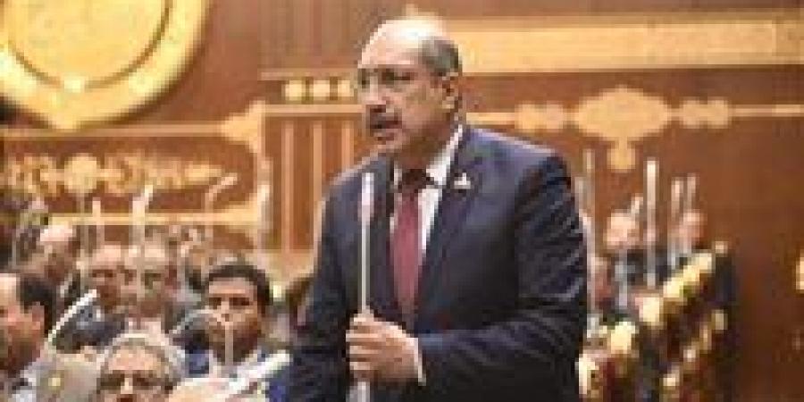 إيهاب وهبة يطالب بوقفة مع شروط وتنسيق القبول في كليات الطب