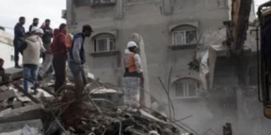 شهداء ومصابون في قصف إسرائيلي استهدف خيام النازحين بدير البلح