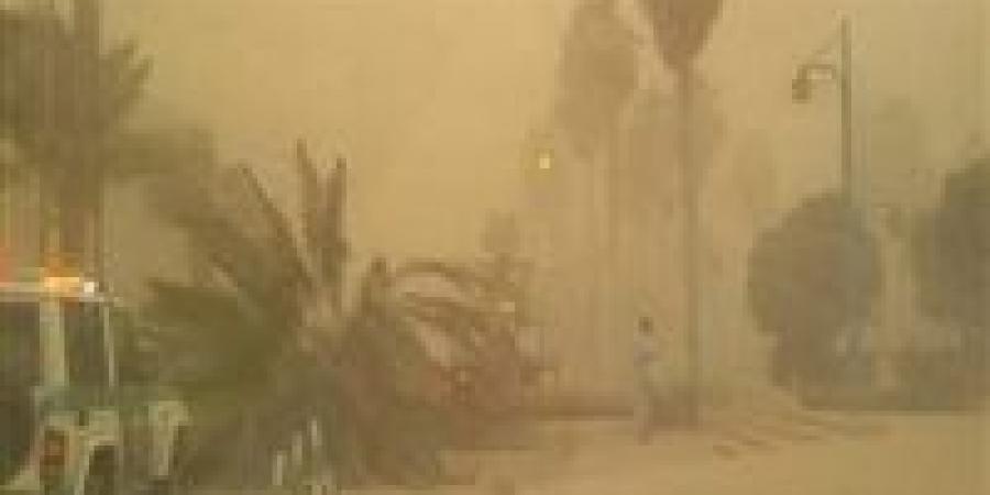 رياح محملة بالأتربة تضرب البلاد.. الأرصاد تدق ناقوس الحذر وتطالب بارتداء الكمامات