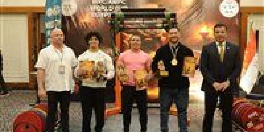 مصر تتصدر اليوم الأول بكأس العالم للقوة البدنية بالهرم