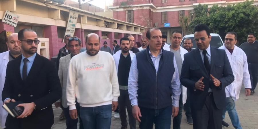 نائب وزير الصحة يجري جولة تفقدية للمنشآت الطبية بسوهاج ويوجه بتلافي السلبيات خلال أسبوع