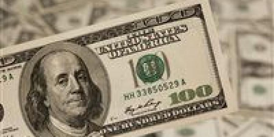 الدولار في البنوك المصرية يطرق باب الـ 55 جنيه.. العملة الخضراء تواصل الصعود