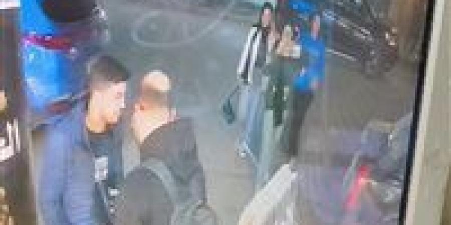 فيديو قلب الحقيقة.. خلافات عائلية تتحول لاتهامات بين 3 فتيات وشاب في حلوان