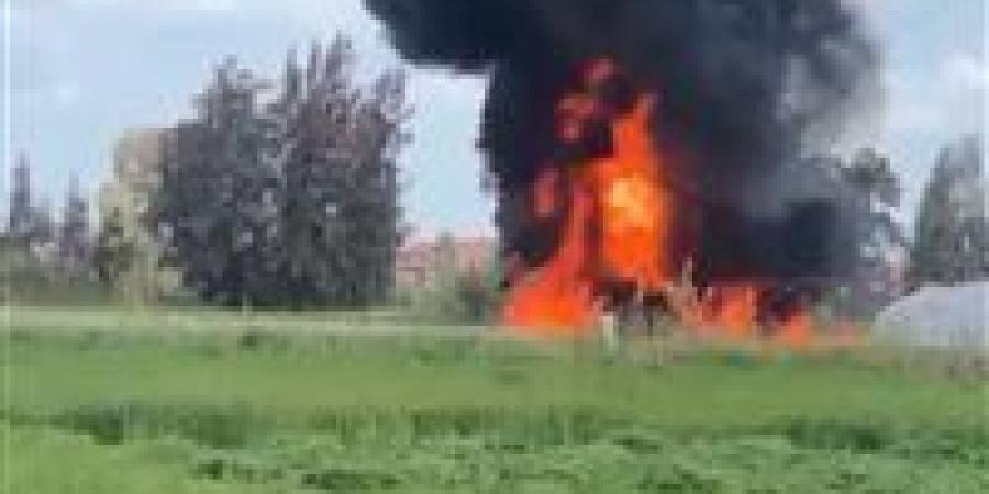 حريق هائل يلتهم عدة منازل في أبودياب شرق بدشنا .. والدفع بـ10 سيارات إطفاء للسيطرة