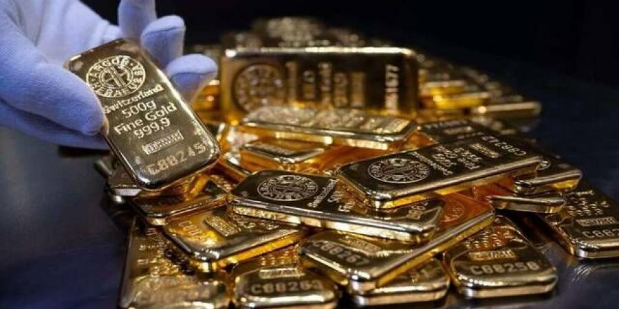 الذهب يهبط 10 جنيهات خلال منتصف التعاملات