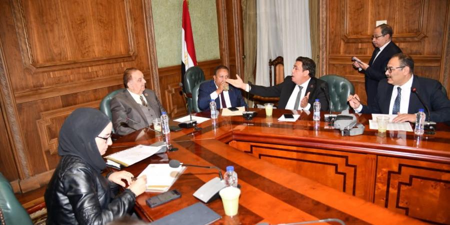 النائب أحمد عبداللاه: الاتفاق على لجنة لتجهيز طوارئ مستشفى سوهاج الجامعي تمهيدًا لعودة الخدمة