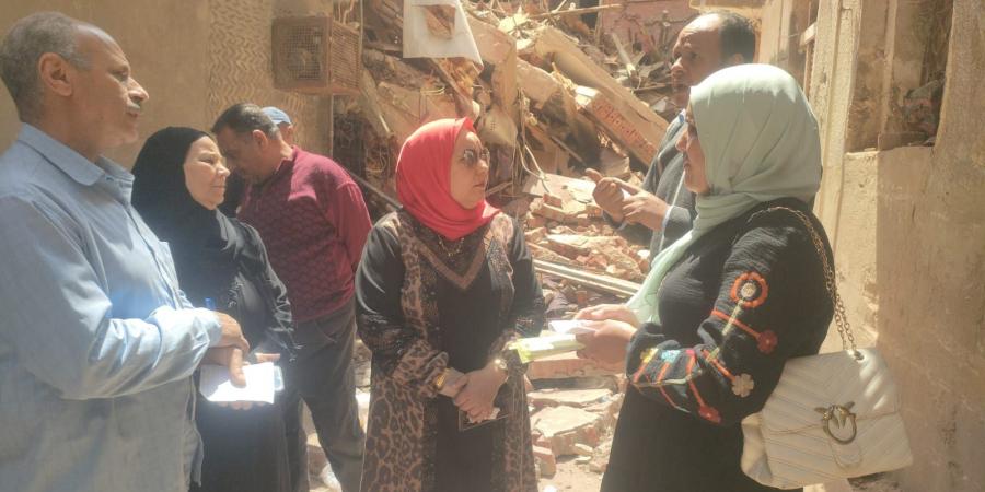 محافظ الفيوم يوجه بتوفير مساعدات عاجلة للأسر المتضررة من انهيار أحد المنازل بمنطقة الحواتم