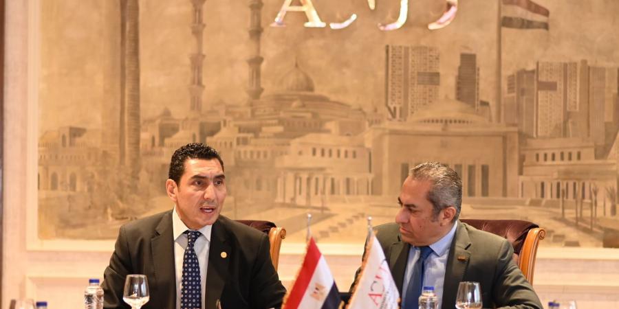 وزير الشباب والرياضة يلتقي رئيس شركة العاصمة لتعزيز التعاون الرياضي