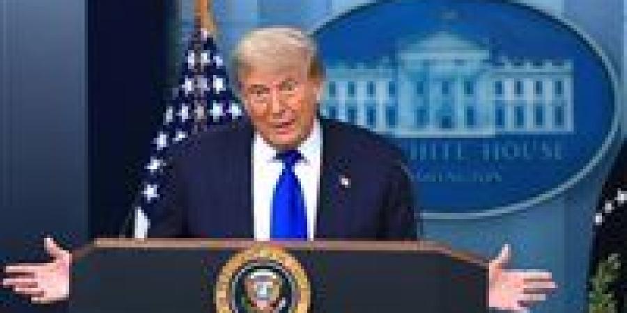 «لم تدرج ضمن الصفقة».. ترامب يعلق على هجوم إسرائيل في لبنان