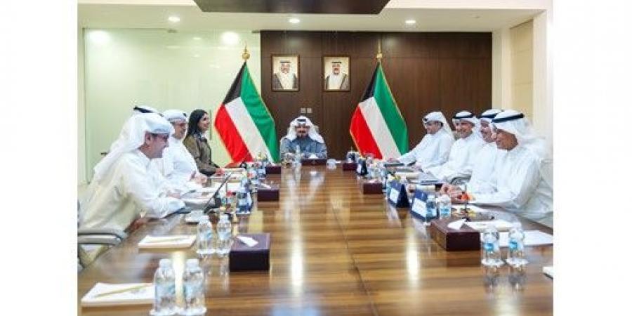 متابعة إجراءات حصر وتصنيف الأراضي واستغلالها لإقامة مخازن إستراتيجية