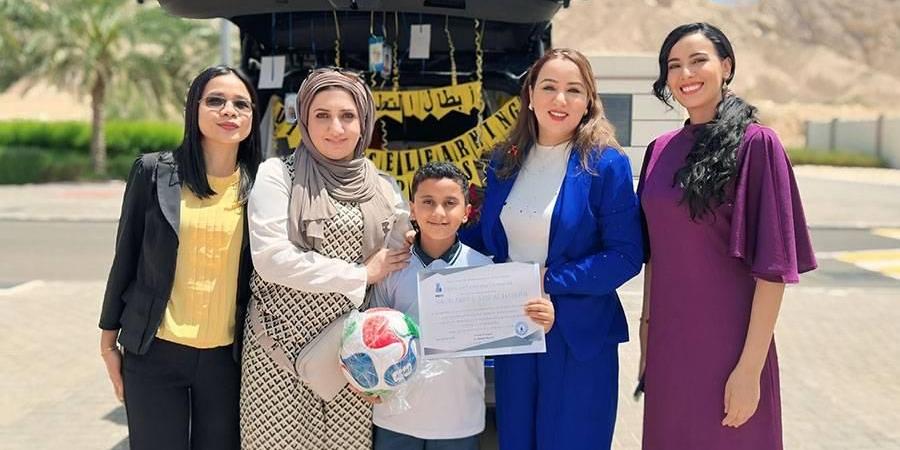 أبطال «التعلم عن بعد» في مدرسة محمد بن خالد للأجيال