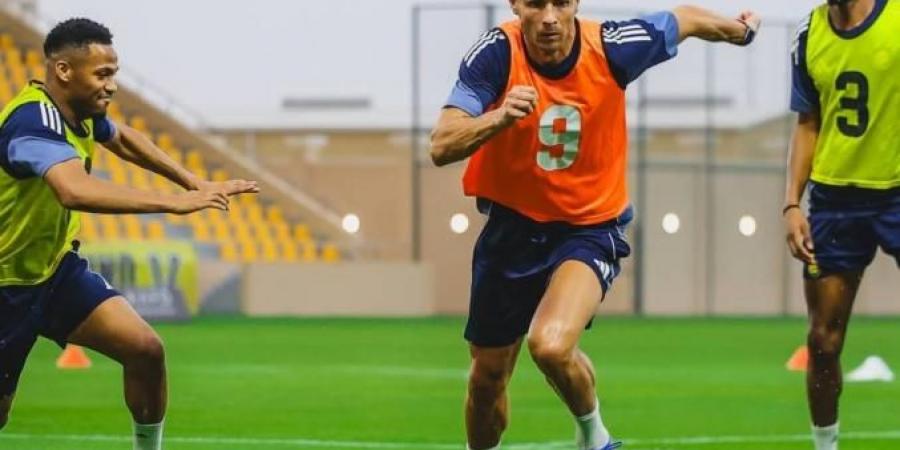 جماهير الأخدود تستعد لتحية رونالدو قبل مواجهة النصر