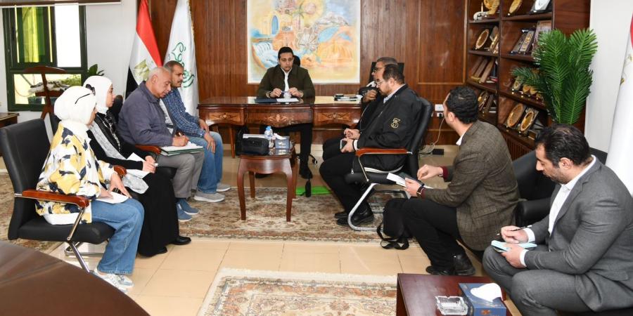 نائب المحافظ يتابع الموقف التنفيذي لتشغيل تنفيذاً لتوجيهات محافظ الفيوم.. بمجمعي "جردو" و"المشرك" ضمن مشروعات "حياة كريمة"