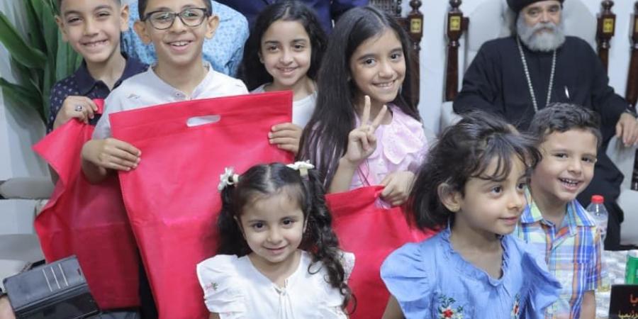 محافظ قنا ومدير الأمن يهنئان الأنبا بضابا أسقف نجع حمادي وتوابعها بعيد القيامة المجيد