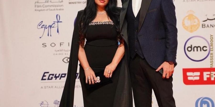 تفاجأت إن المحامية بتاعته لابسة لبسي.. زوجة محمود حجازي تحرر محضر جديد ضده بتهمة تبديد ممتلكاتها