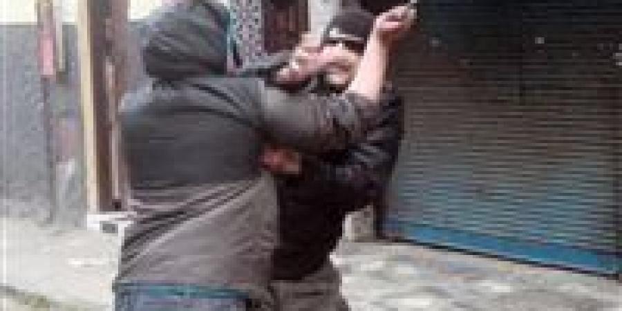 عصي وخلافات مالية.. مشاجرة دامية في أسيوط تنتهي بالقبض على الطرفين