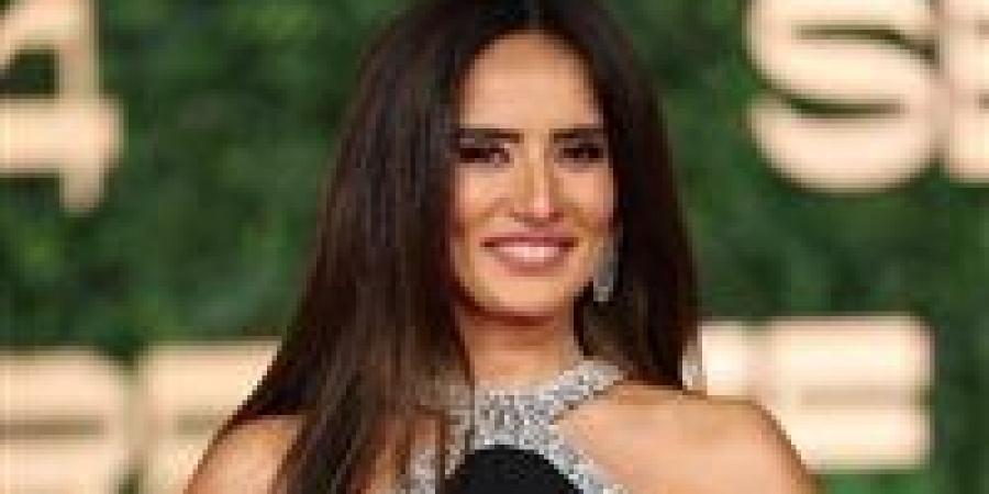 ترويع أبناء الفنانة زينة بكلب.. تأجيل المحاكمة لجلسة 17 مايو