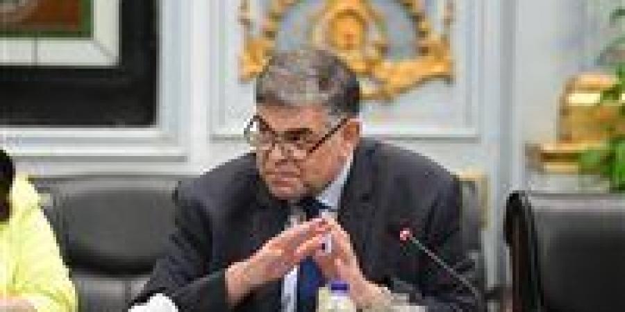 وزير الصحة يهنئ الدكتور أشرف حاتم بمناسبة فوزه ممثلا لمصر في عضوية لجنة الصحة بالاتحاد البرلماني الدولي