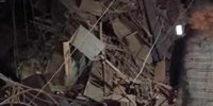 انهيار مفاجئ.. إصابة شخصين إثر سقوط أجزاء من عقار قديم بالإسكندرية